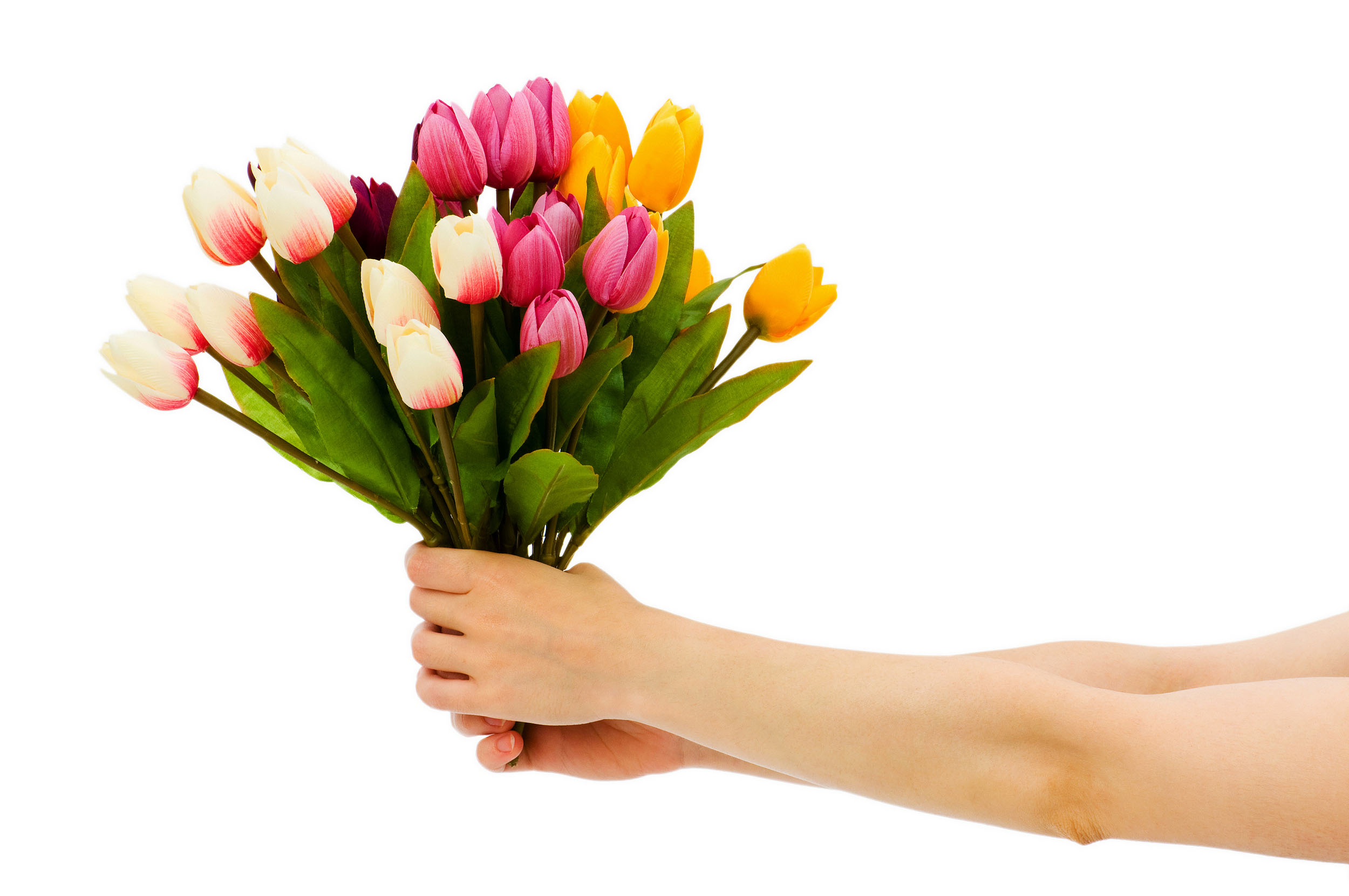 Можно ли дарить 10 тюльпанов. Цветок на руку.. Букет в руках. Тюльпаны в руках. Букет тюльпанов.
